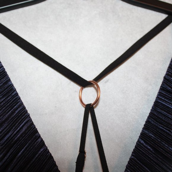 STYLESTALKER Plunging Neckline Crepe Maxi Dress - Picture 13 of 15